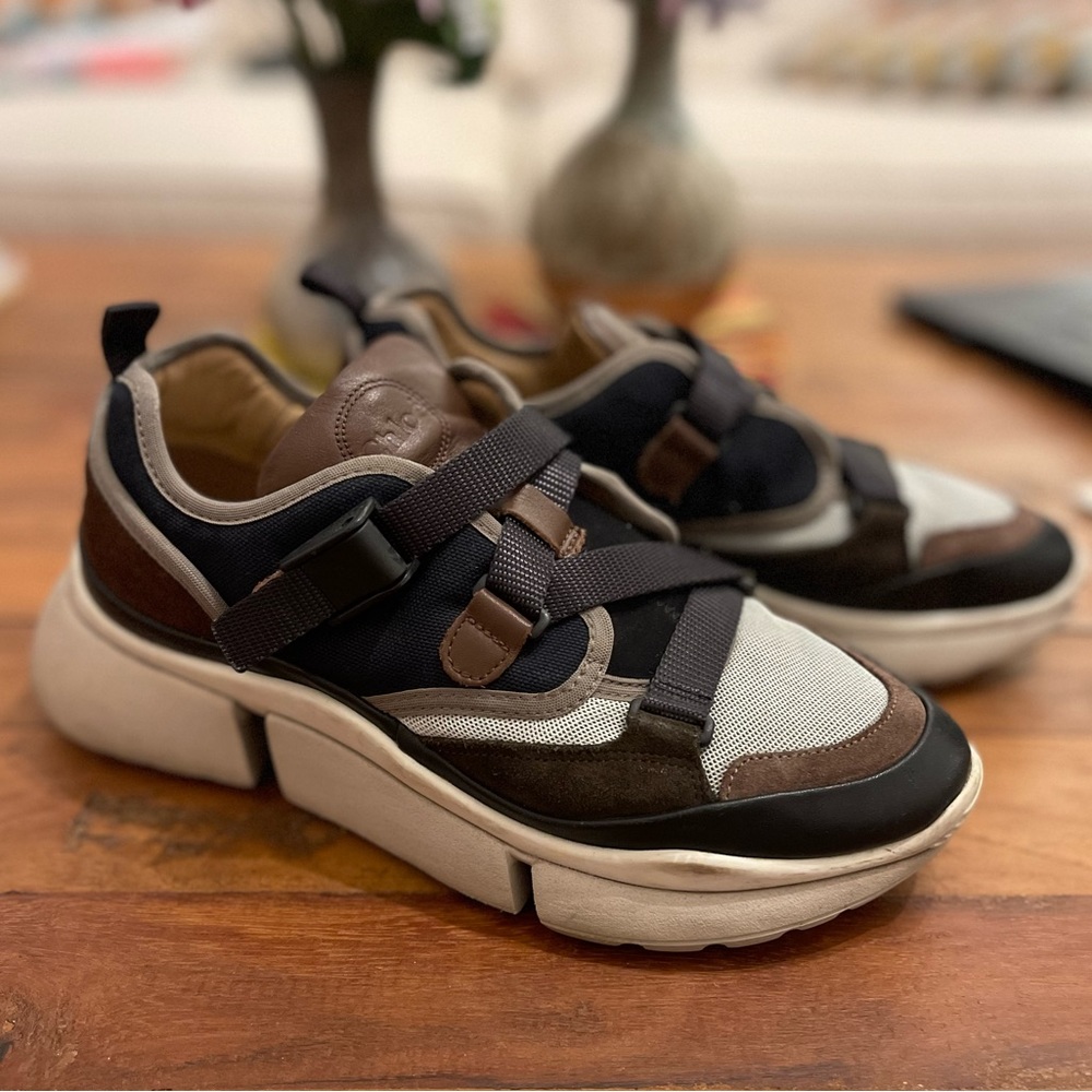 Chunky Sport-Casual Women's Sneaker - Brown & Black